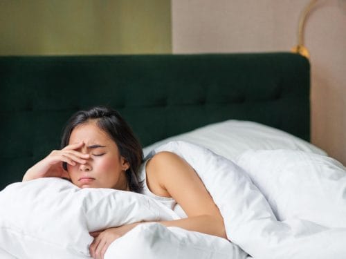 Agitation nocturne : causes et solutions pour un sommeil paisible